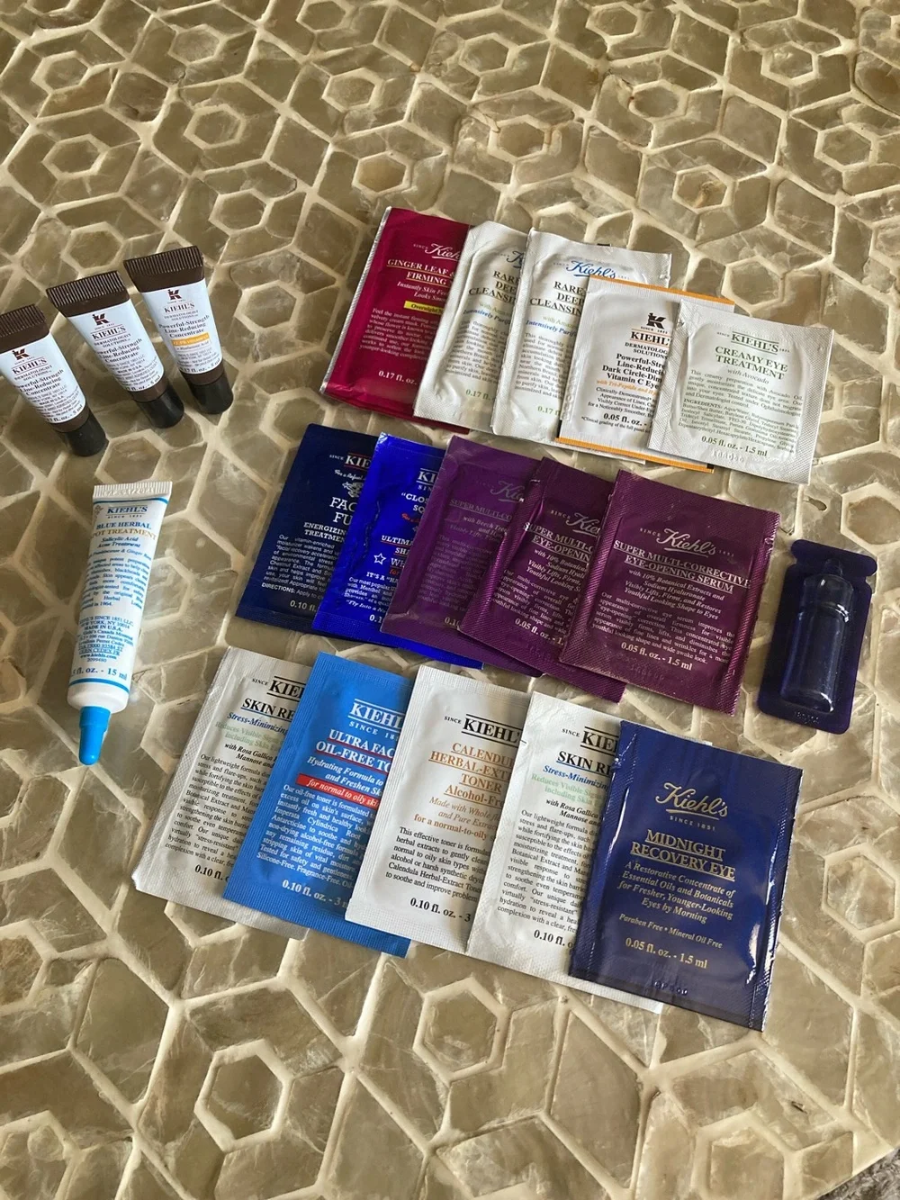 NEW!  Kiehl’s sample bundle (20 items)